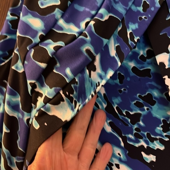 Dressbarn sleeveless black, navy, white and turquoise patterned midi dress. 8 - Picture 3 of 7